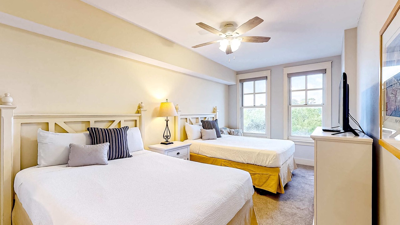 Photo of Bedroom in Baytowne Wharf