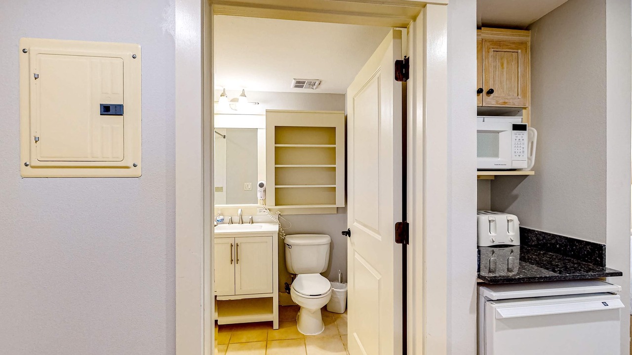 Photo of Bathroom in Baytowne Wharf
