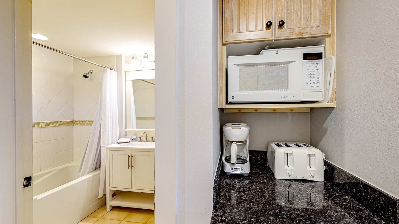 Photo of Bathroom in Baytowne Wharf