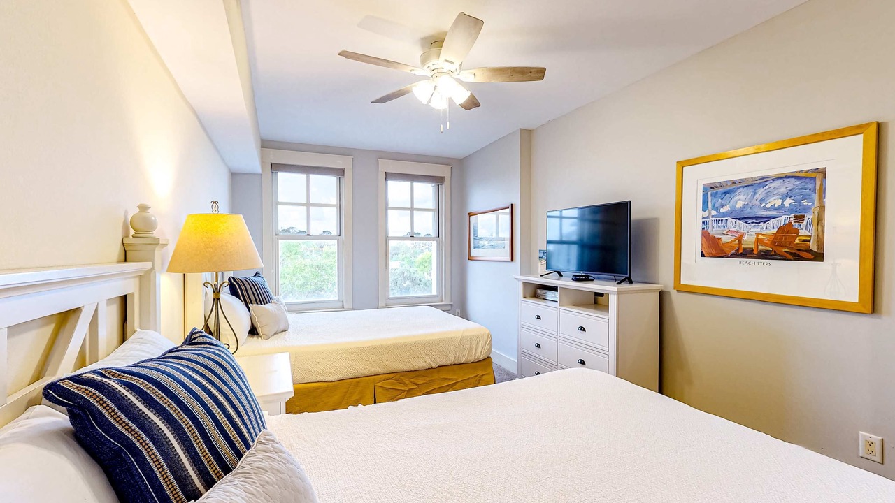 Photo of Bedroom in Baytowne Wharf