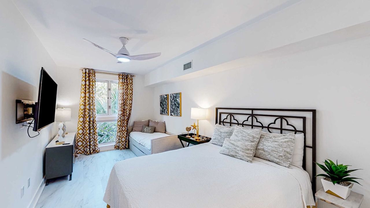 Photo of Bedroom in Baytowne Wharf