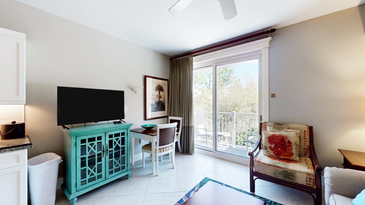 Photo of Livingroom in Baytowne Wharf