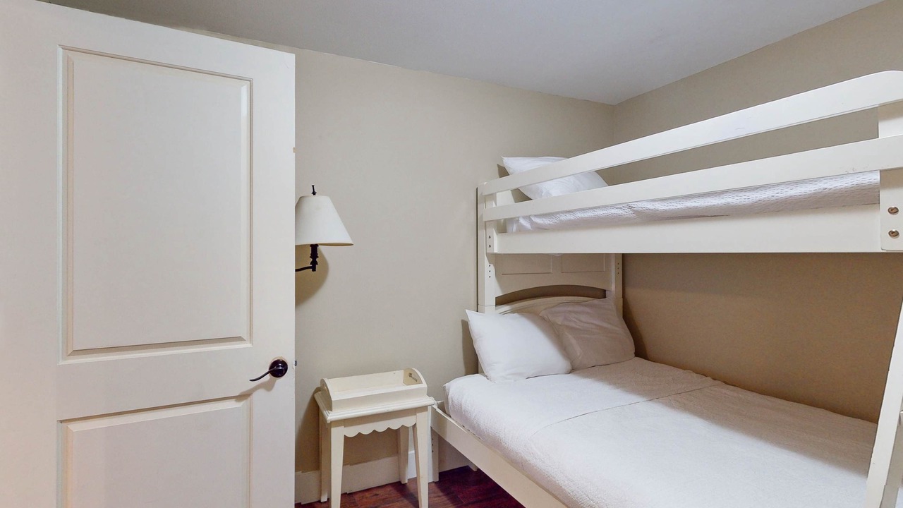 Photo of Bedroom in Baytowne Wharf