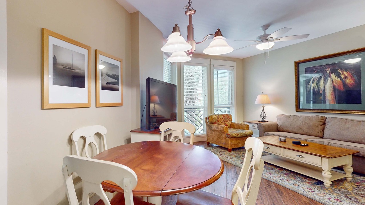 Photo of Livingroom in Baytowne Wharf