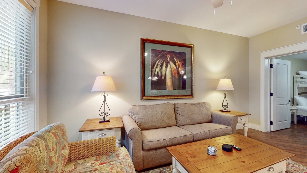 Photo of Livingroom in Baytowne Wharf