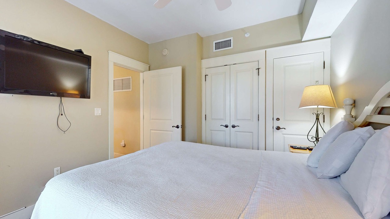Photo of Bedroom in Baytowne Wharf