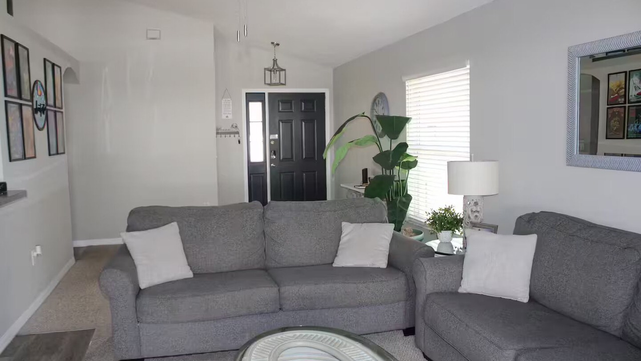 Photo of Livingroom in Deer Creek