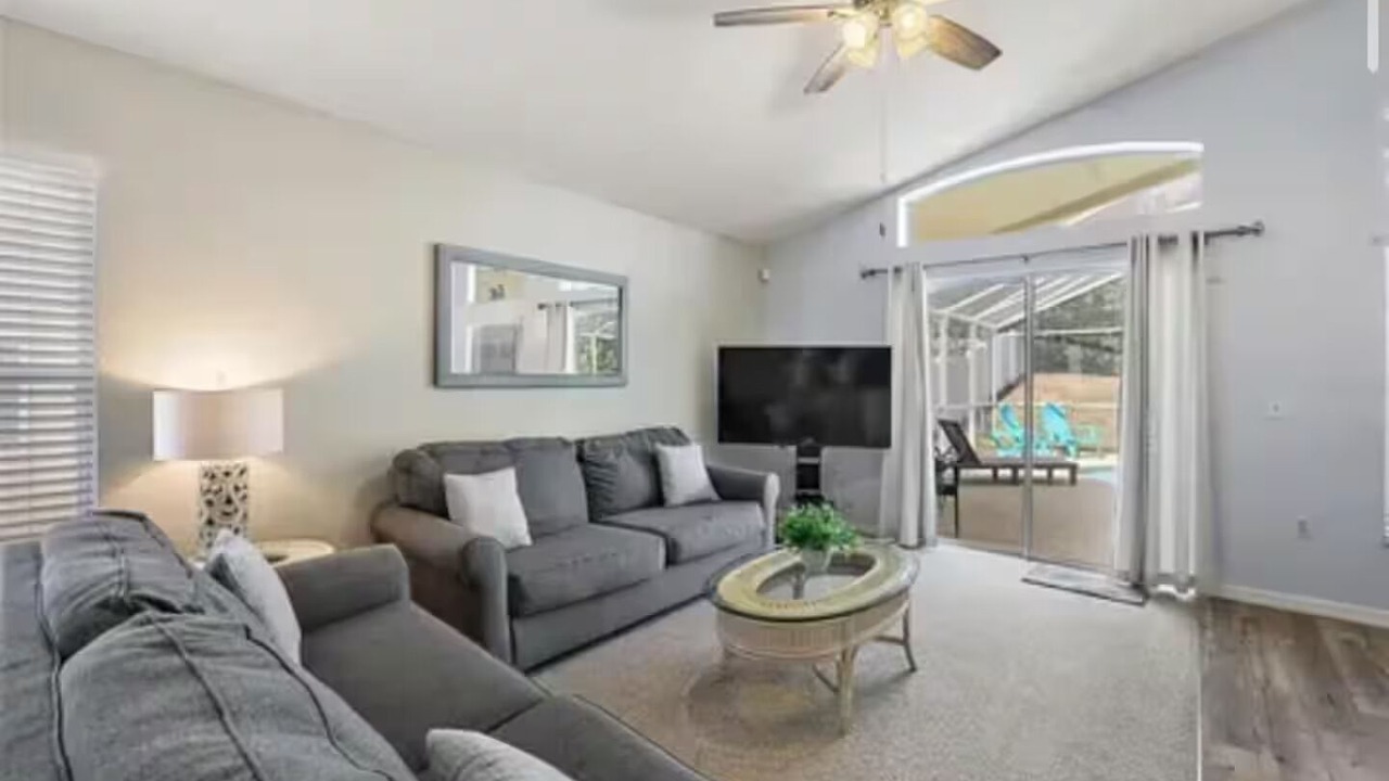 Photo of Livingroom in Deer Creek