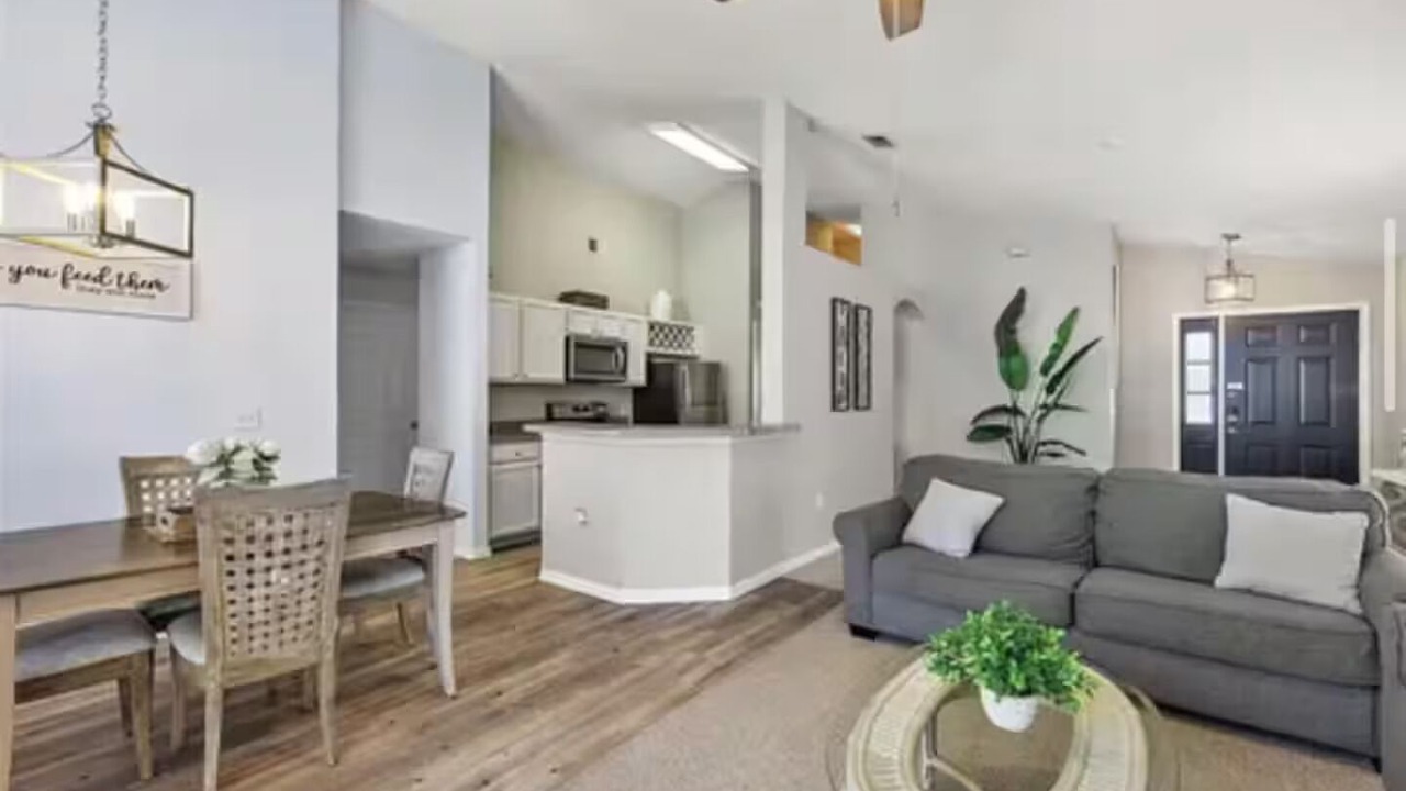 Photo of Livingroom in Deer Creek