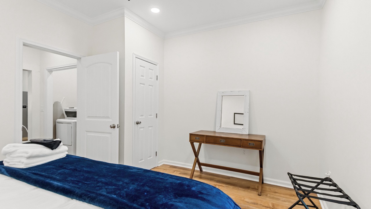 Photo of Bedroom in Northport