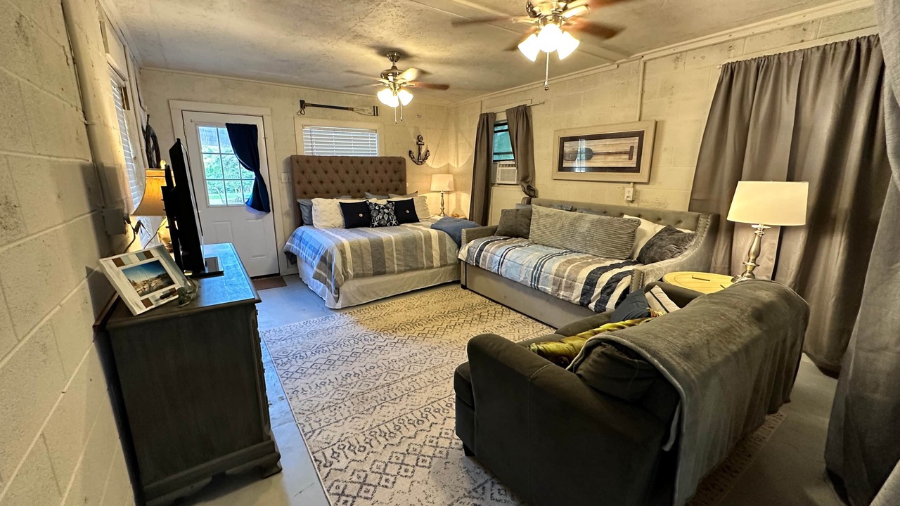 Photo of Livingroom in Summerdale