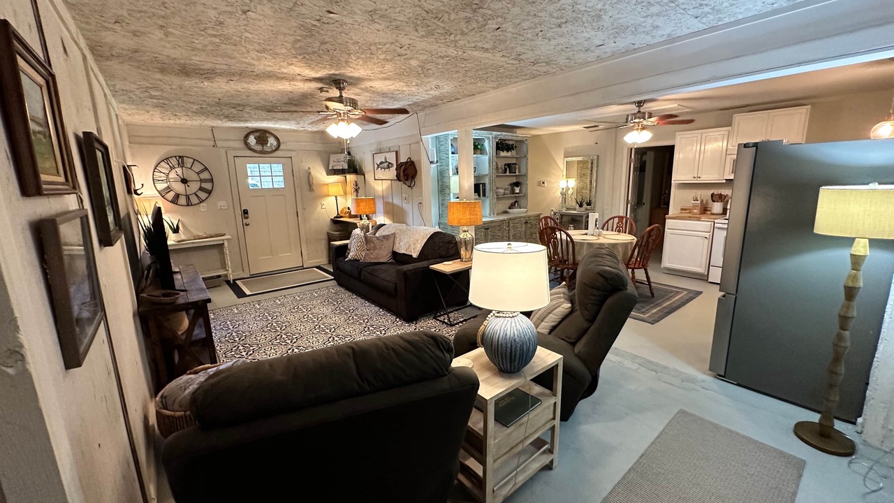 Photo of Livingroom in Summerdale