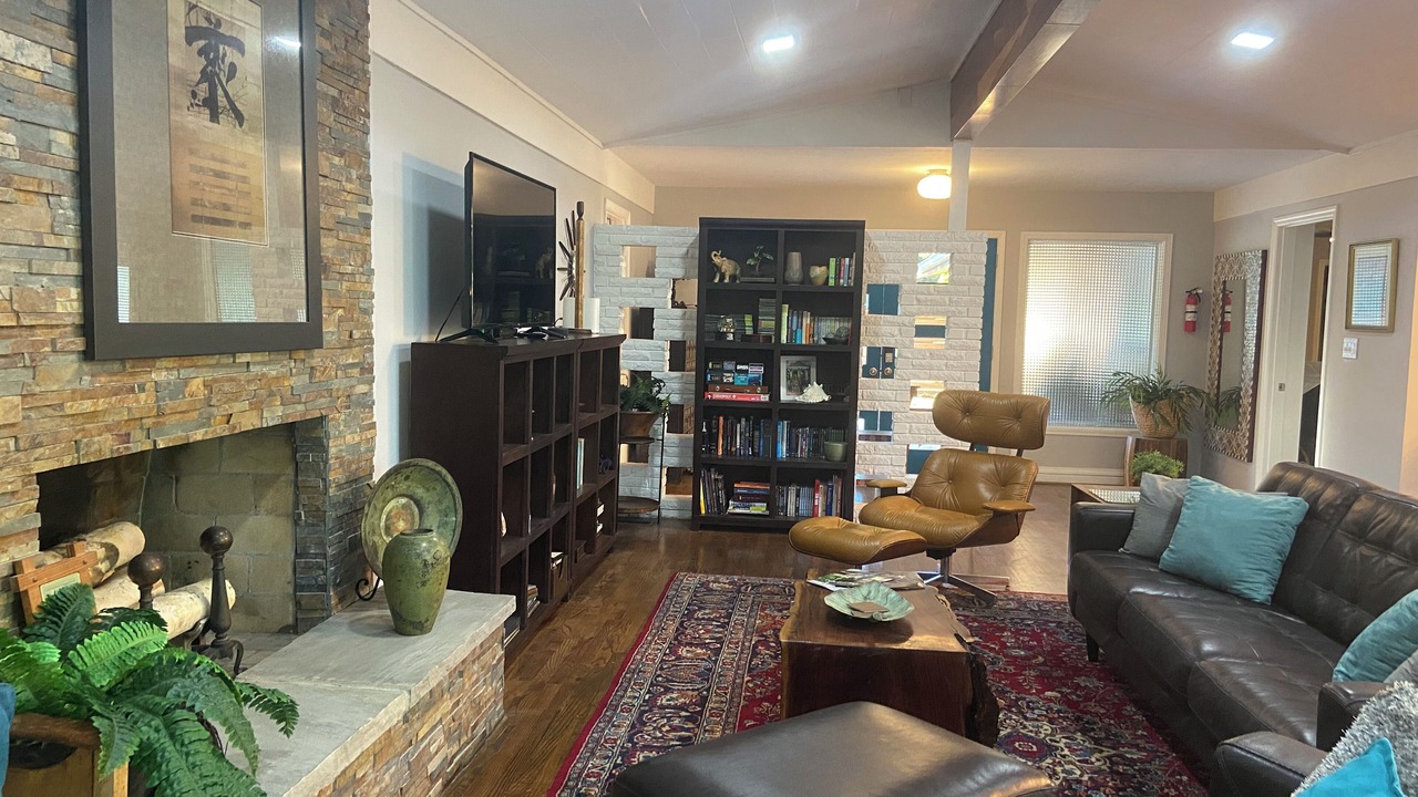 Photo of Livingroom in Hillsdale