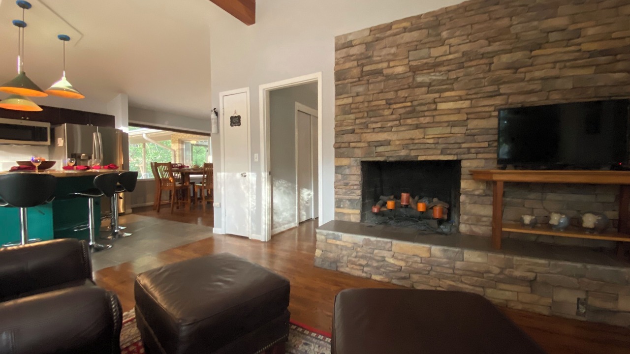 Photo of Livingroom in Hillsdale