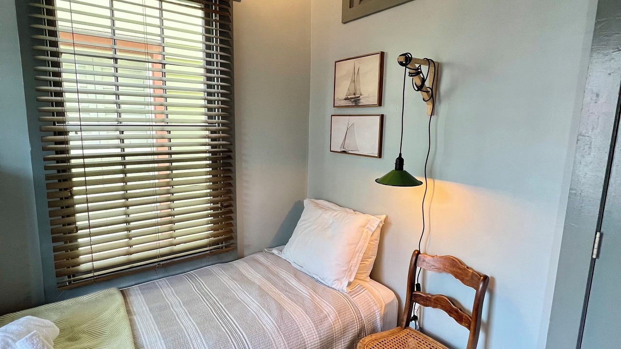 Photo of Bedroom in Historic District - North