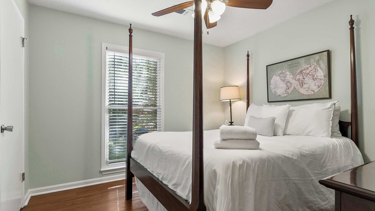 Photo of Bedroom in Northport