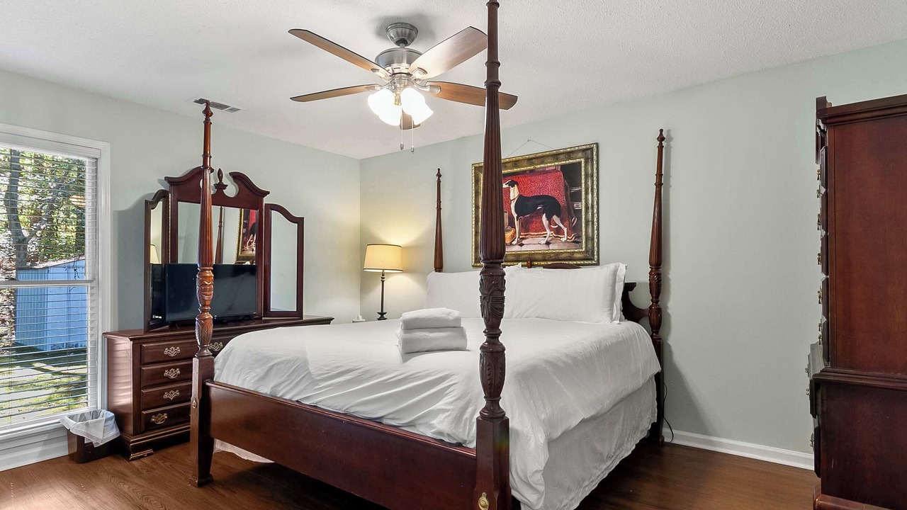 Photo of Bedroom in Northport