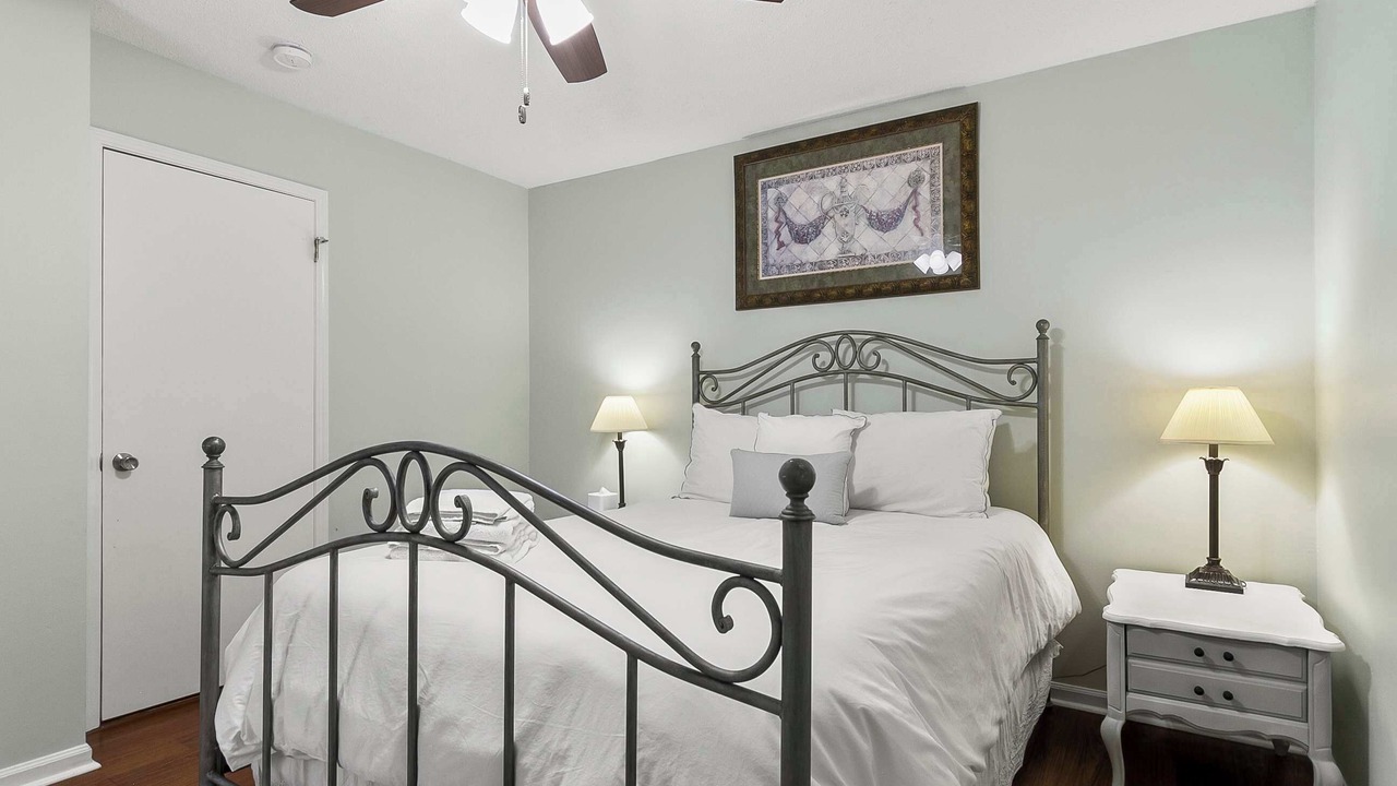 Photo of Bedroom in Northport