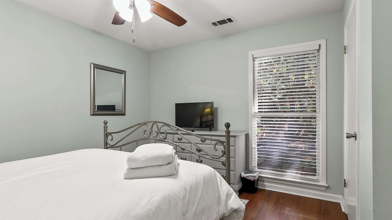 Photo of Bedroom in Northport