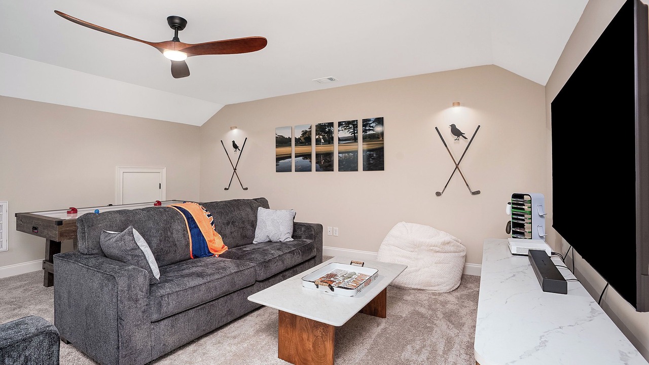 Photo of Livingroom in Auburn
