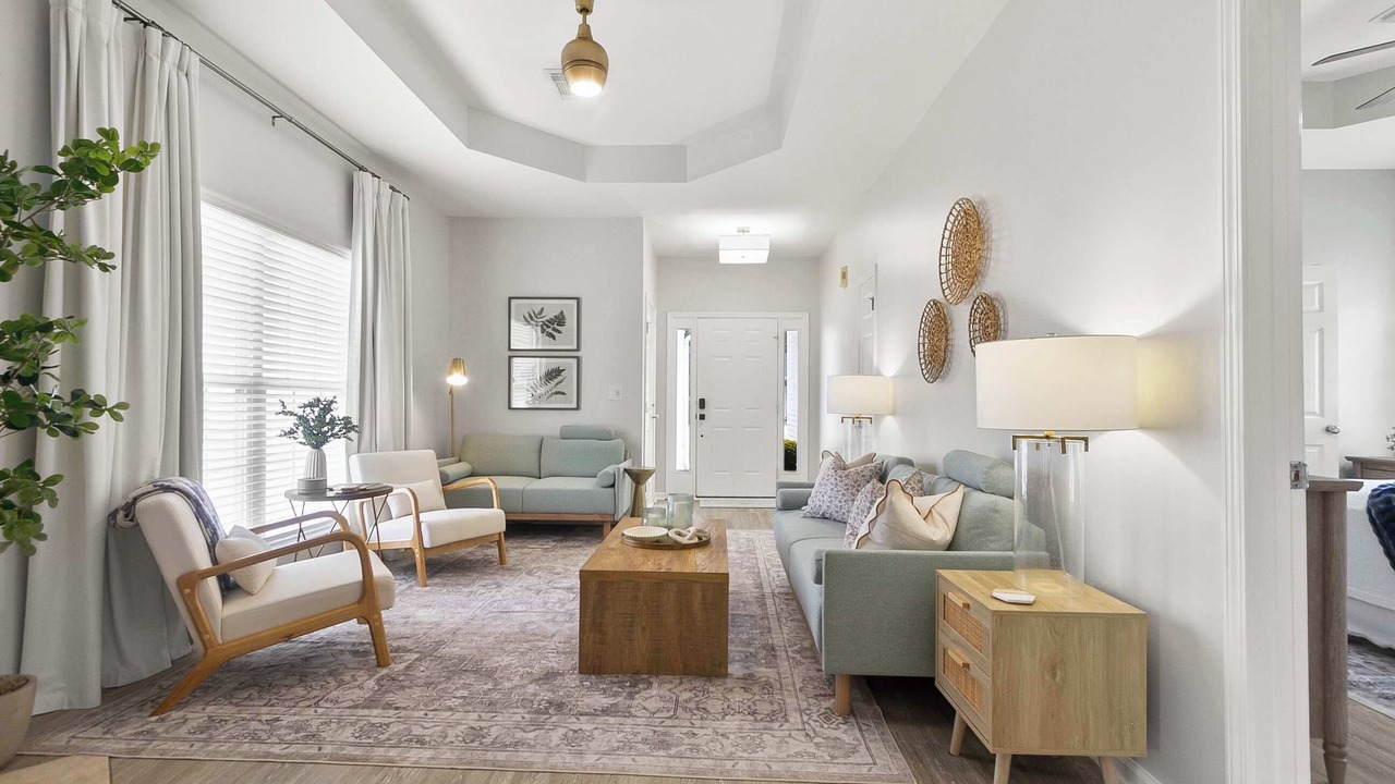 Photo of Livingroom in Northport