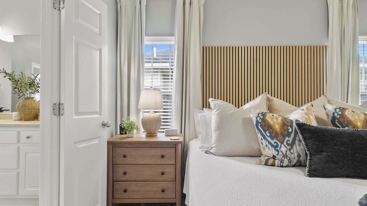 Photo of Bedroom in Northport
