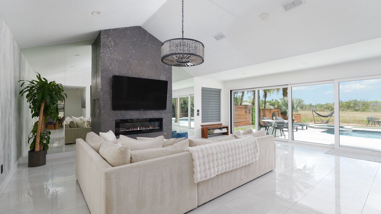 Photo of Livingroom in Palm Valley