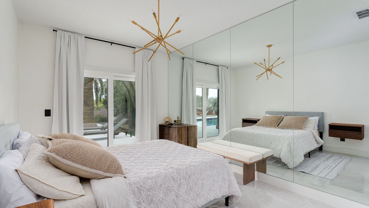 Photo of Bedroom in Palm Valley
