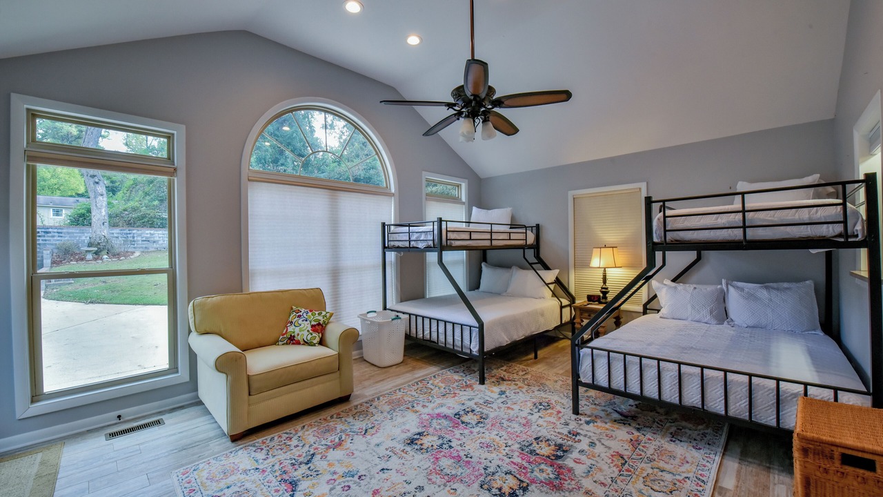Photo of Bedroom in Tuscaloosa