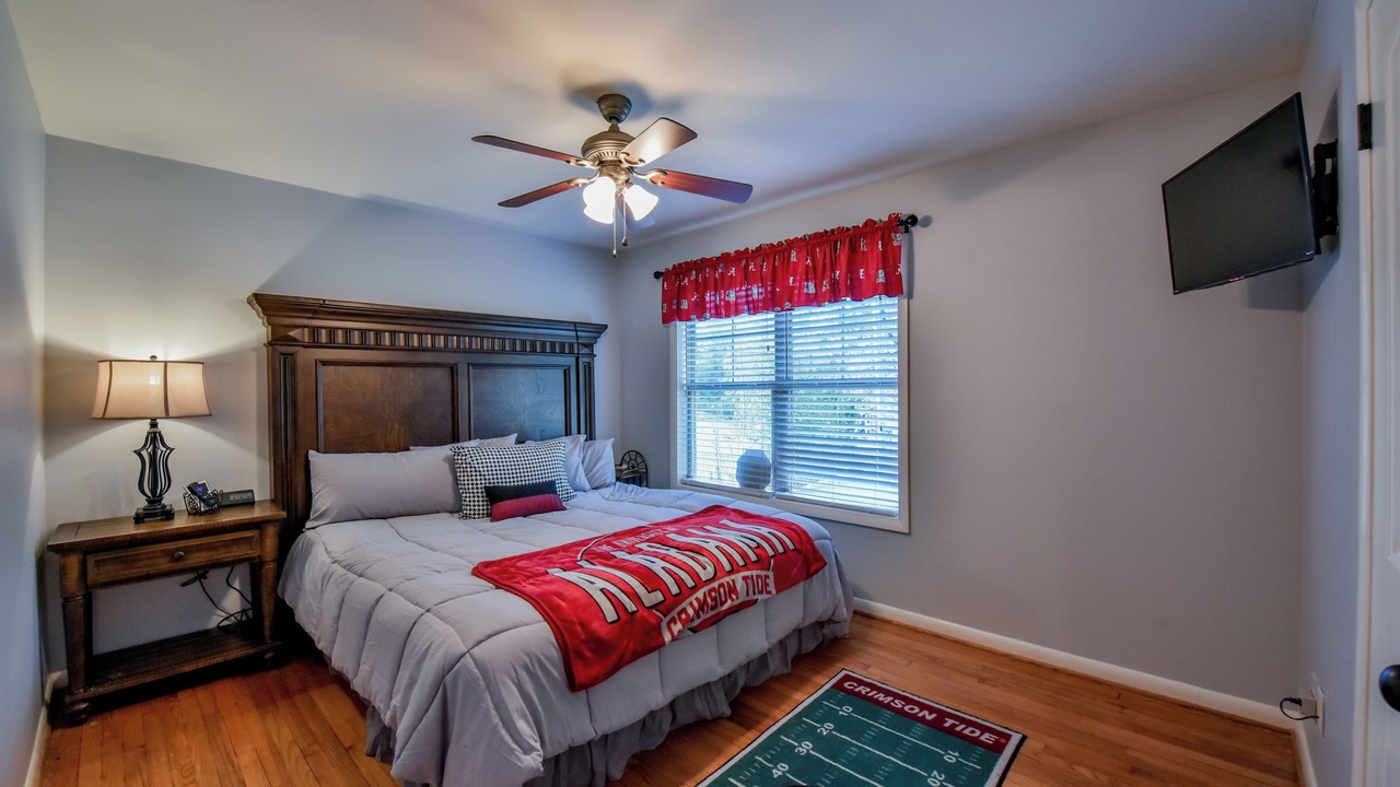 Photo of Bedroom in Tuscaloosa
