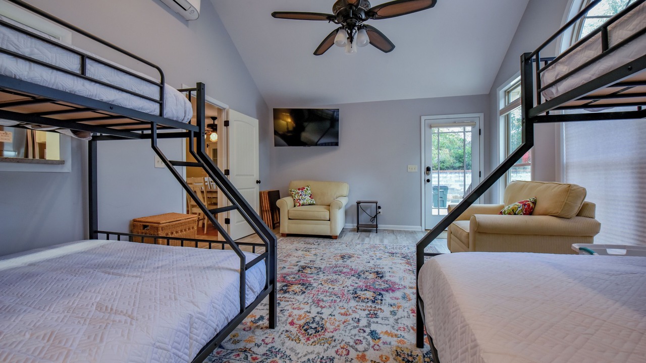 Photo of Bedroom in Tuscaloosa