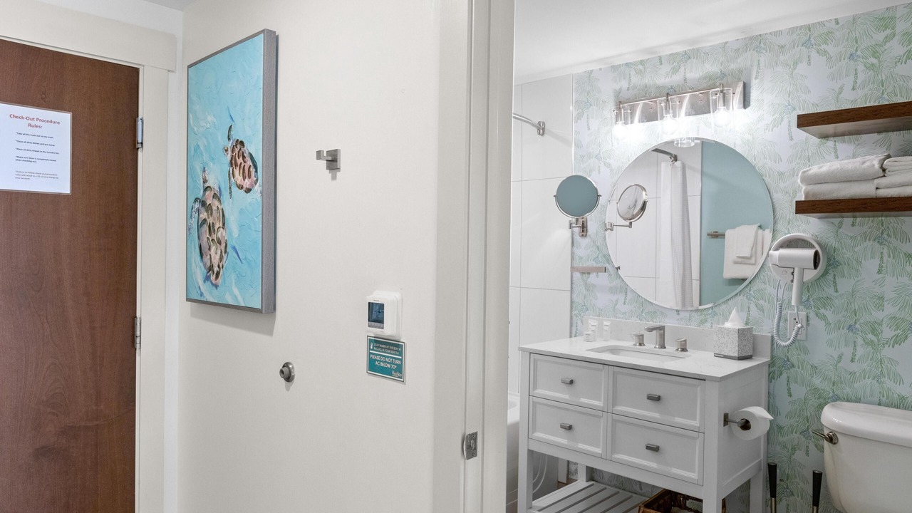 Photo of Bathroom in Baytowne Wharf