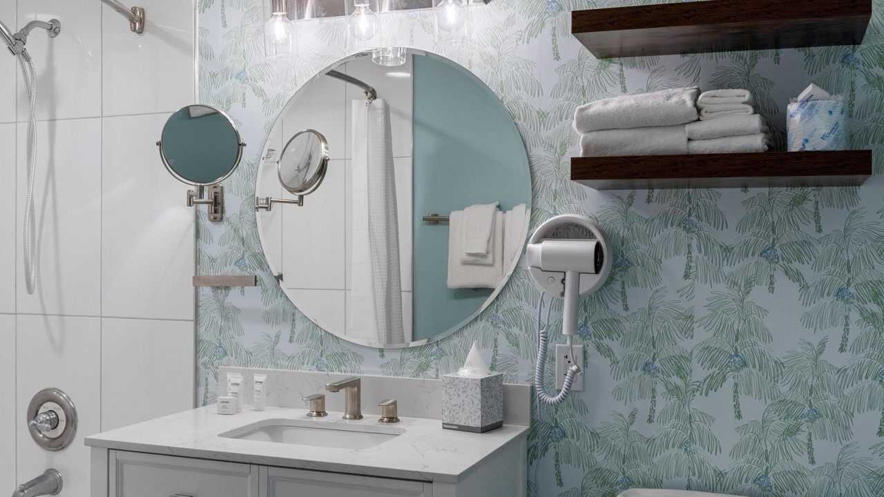 Photo of Bathroom in Baytowne Wharf