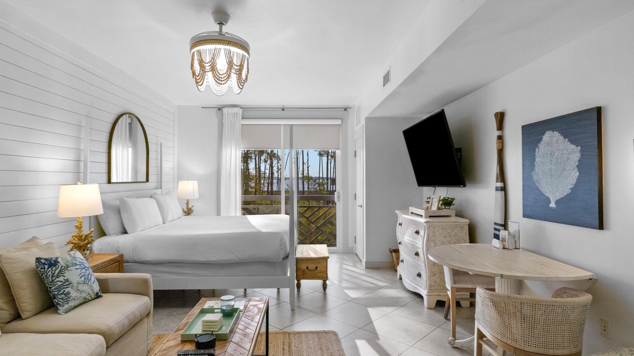 Photo of Bedroom in Baytowne Wharf