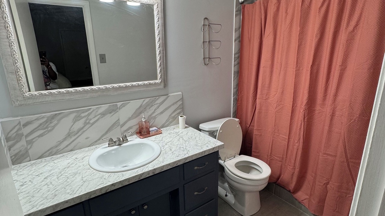 Photo of Bathroom in Gunter Afs