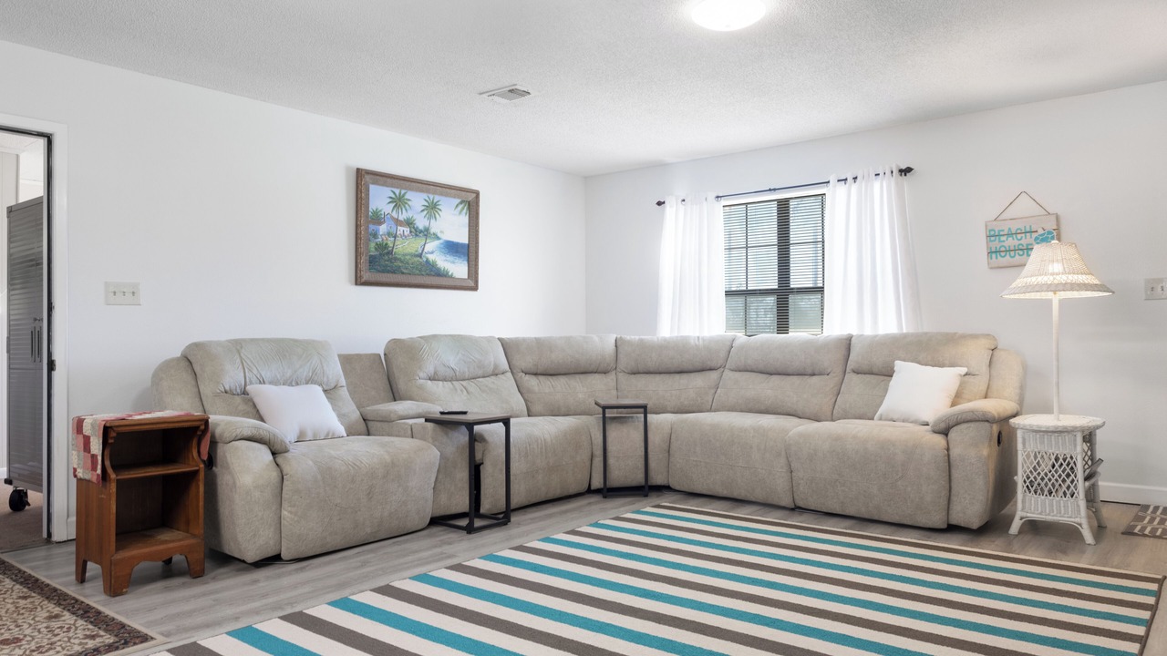Photo of Livingroom in Foley