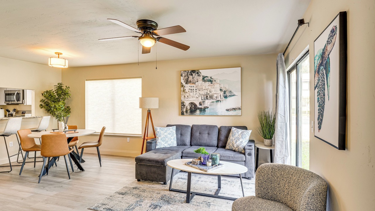 Photo of Livingroom in Gainesville