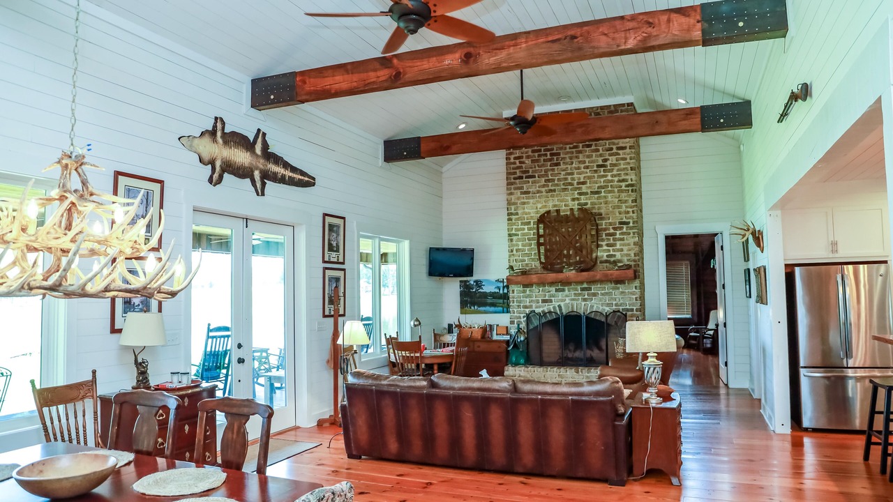 Photo of Livingroom in Brooks County