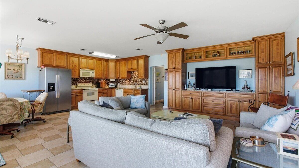 Photo of Livingroom in Panacea