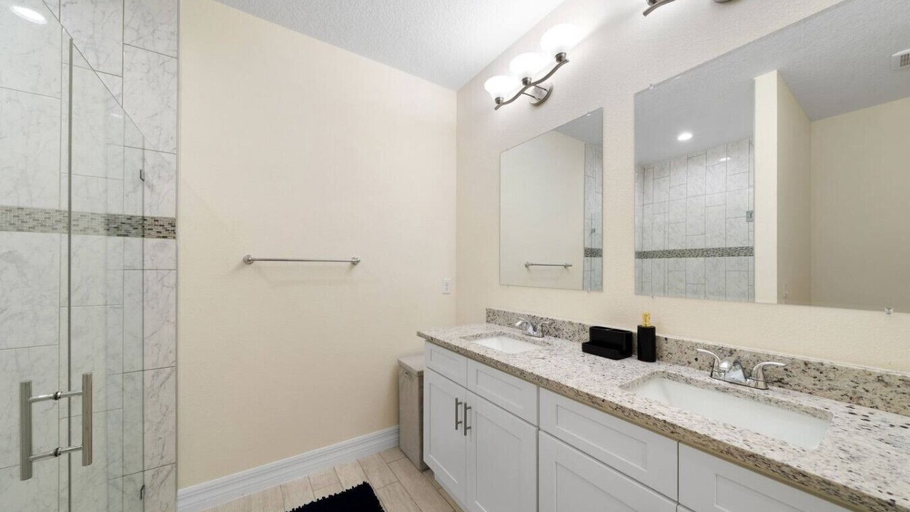 Photo of Bathroom in Oviedo