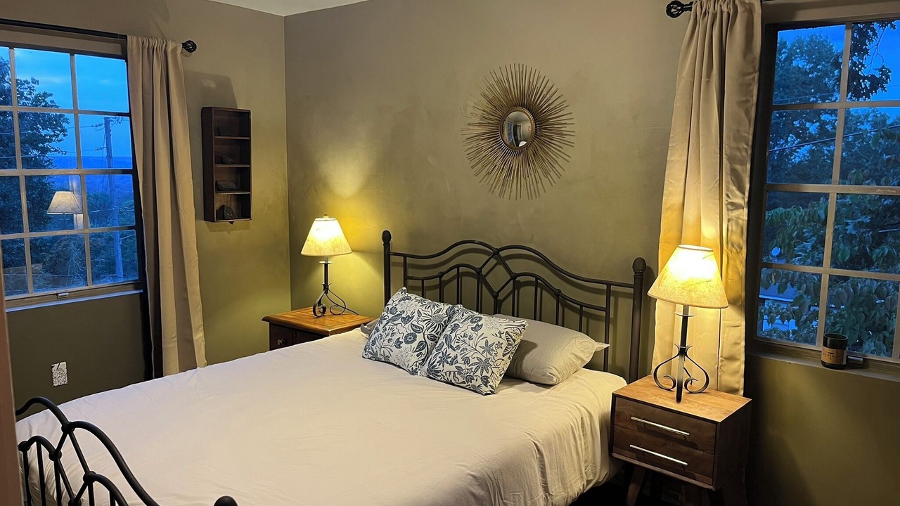 Photo of Bedroom in Crestline Heights
