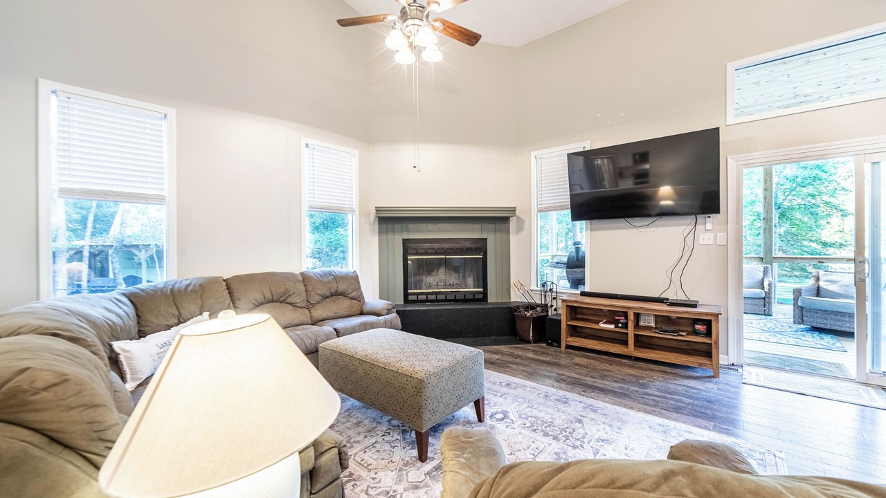 Photo of Livingroom in Eatonton