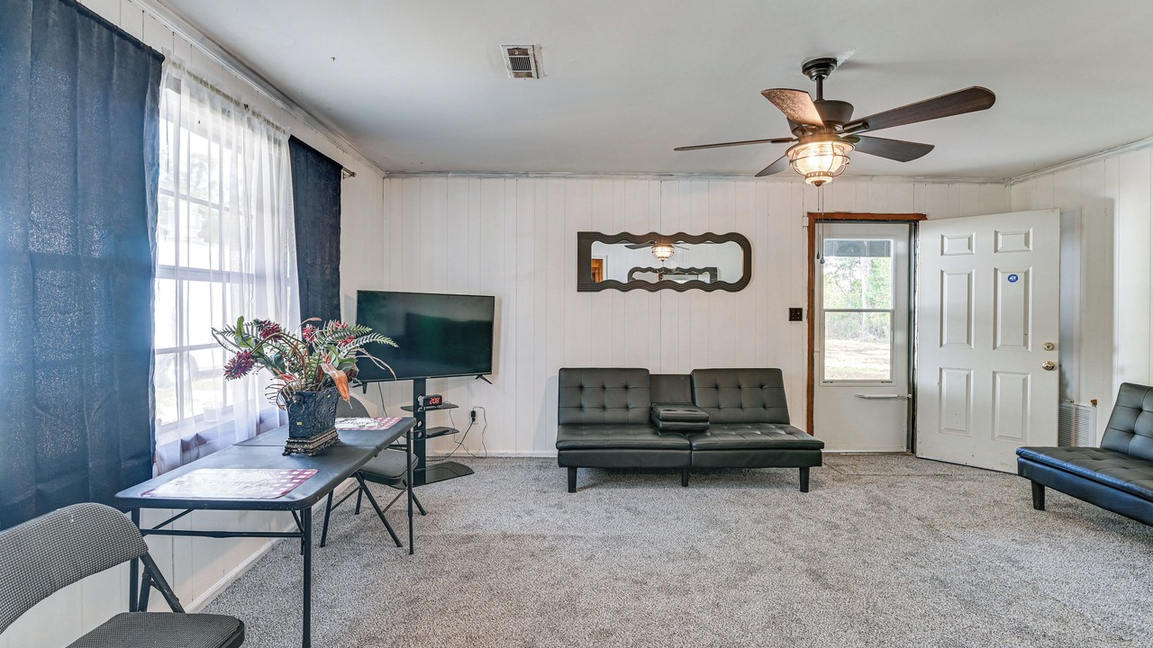 Photo of Livingroom in Eutaw