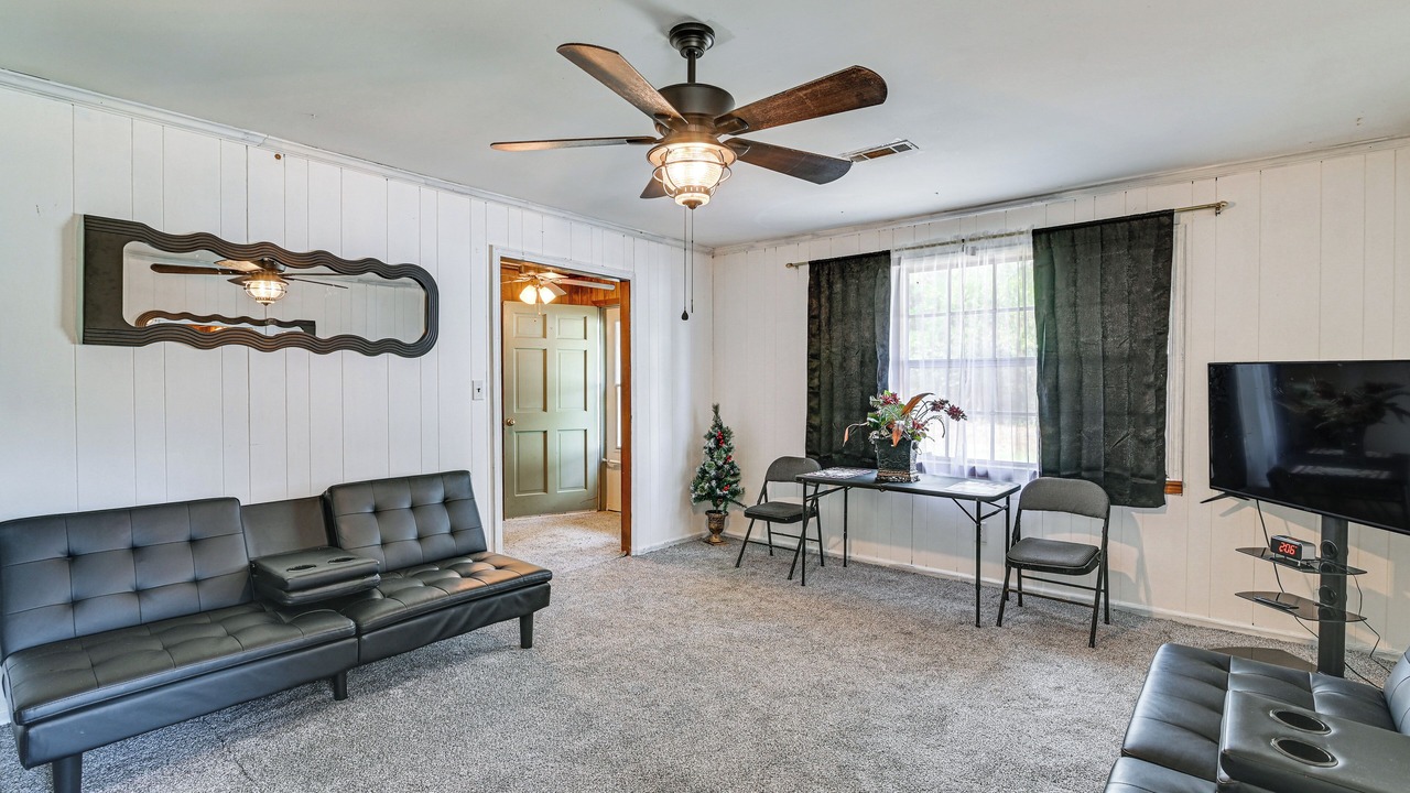 Photo of Livingroom in Eutaw