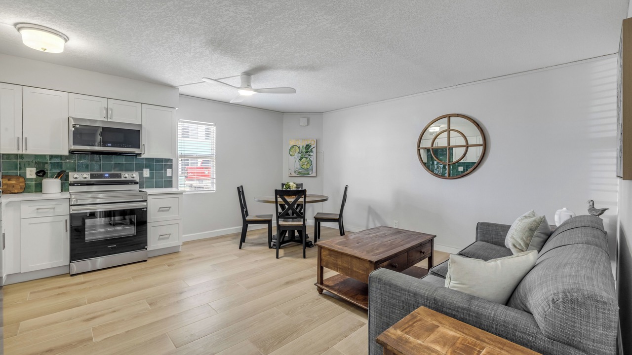 Photo of Livingroom in New Smyrna Beach