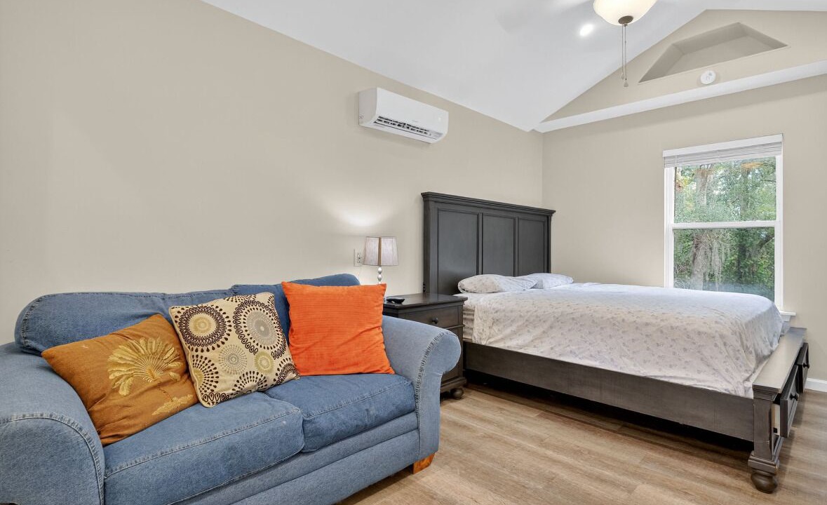 Photo of Bedroom in Midway