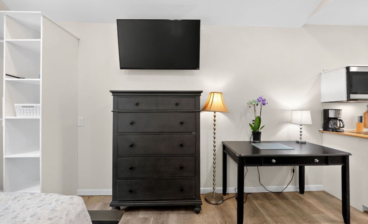Photo of Bedroom in Midway