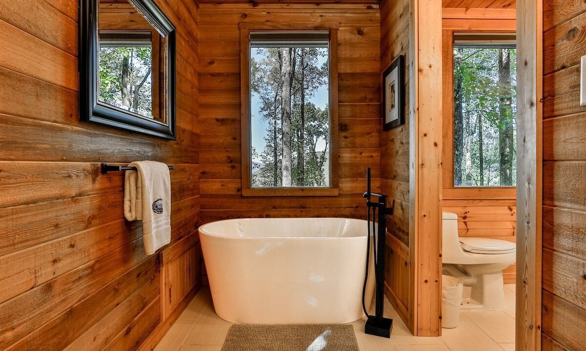 Photo of Bathroom in Walnut Mountain