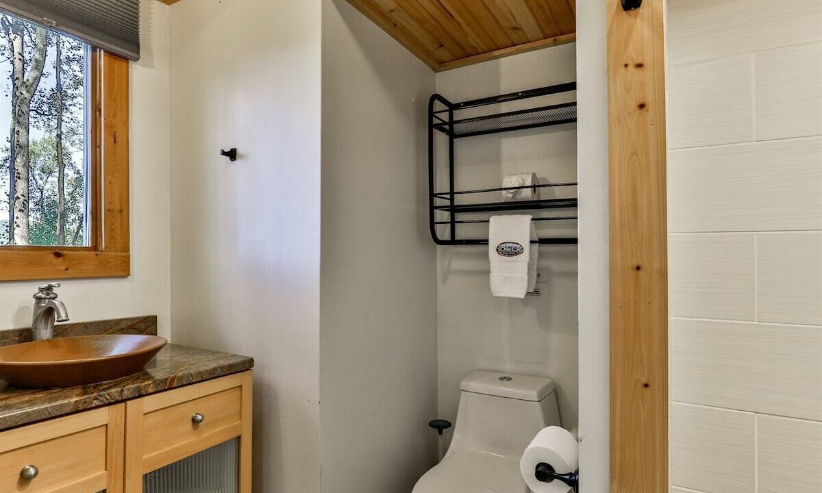 Photo of Bathroom in Walnut Mountain