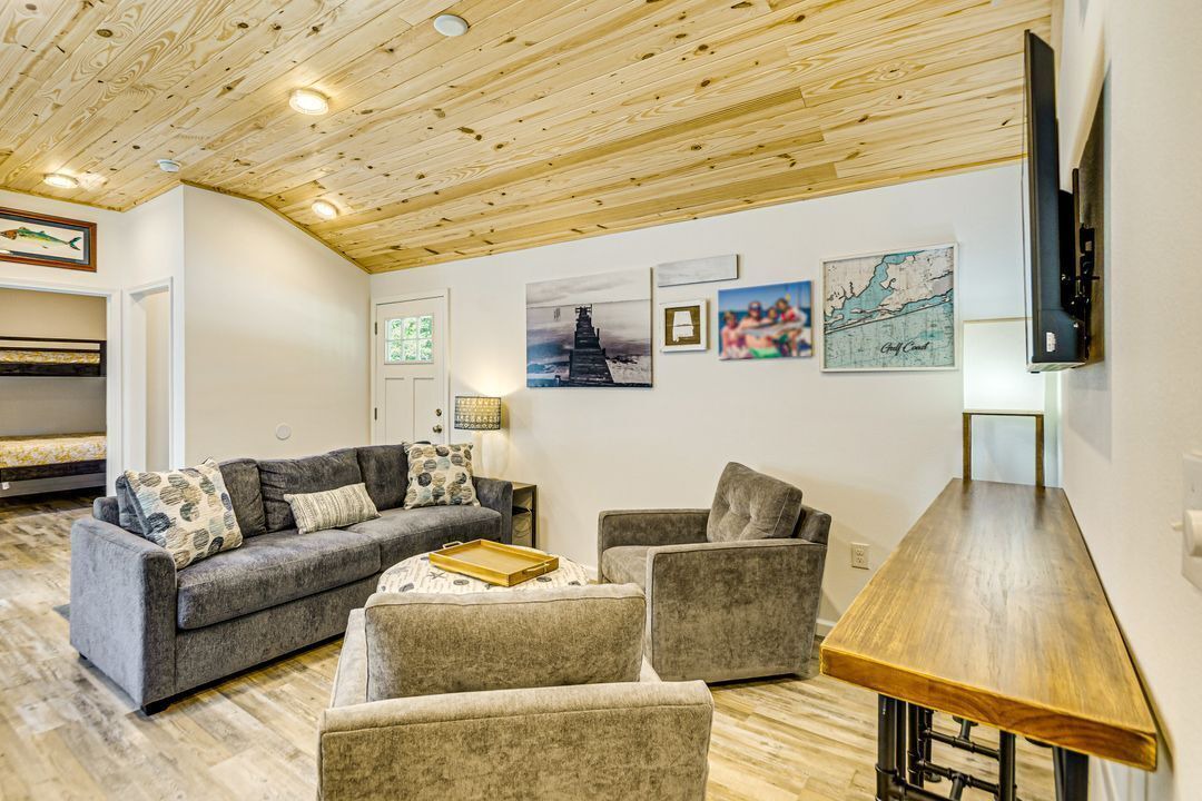Photo of Livingroom in Lillian